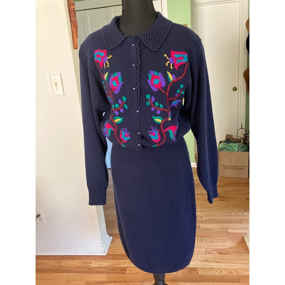 Vintage Navy Blue Knit Dress Cardigan Floral Embroidered Sz M Cottagecore Modest - Picture 1 of 9
